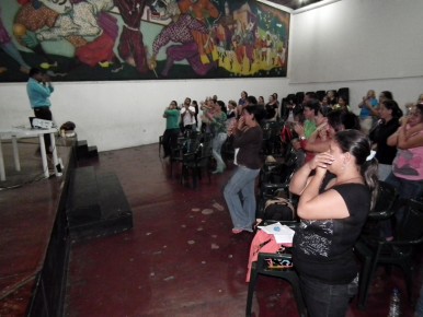 Docentes se divirtieron con las prácticas durante el taller