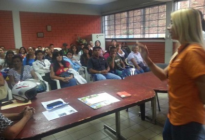 200 alumnos del Liceo Bolivariano Francisco de Miranda, acompañados por sus padres y representantes aprendieron sobre Responsabilidad Penal del Adolescente