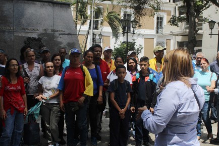 Tribuna tuvo lugar ayer en la mañana en la plaza Bolívar de Los Teques.