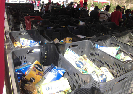 Rojas: 1500 bolas de alimentos entregó Corpomiranda en Altos Mirandinos