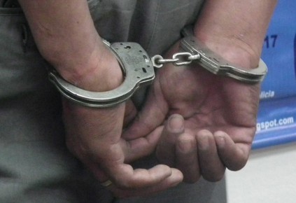 El hampón rompió la pared del expendio para entrar a hurtar mercancía