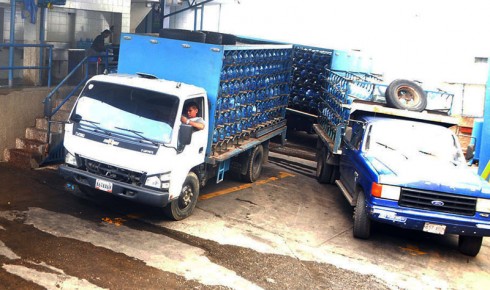 Dicen ser víctimas de la eliminación de las propinas, del incumplimiento del contrato colectivo y de despidos injustificados