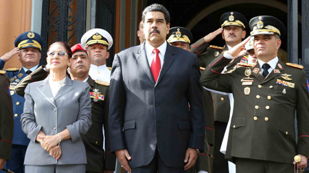 Desde el Panteón Nacional, el presidente Maduro aseguró que “más nunca volverá la época en que la Fanb era sometida al imperio estadounidense”