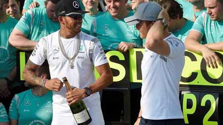 Hamilton ha venido remontando y ya es lìder