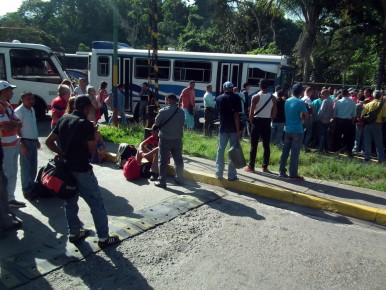 En la mañana se negaron a dejar entrar las unidades