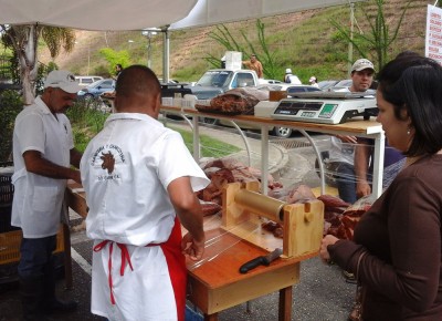 El pasado fin de semana el Consejo Comunal Solar I organizó una venta de alimentos a precios solidarios