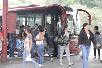 Usuarios explicaron que deben cancelar altas sumas en unidades habilitadas, mototaxis y taxis para desplazarse entre estos tres municipios