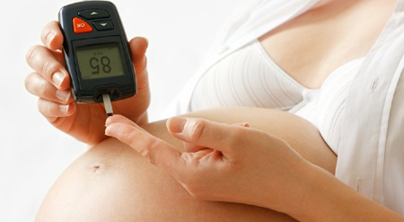 Los análogos disminuyen el aumento de peso de la embarazada durante la gestación y en el recién nacido ocurren menos hipoglucemias neonatales y menos ictericia del recién nacido