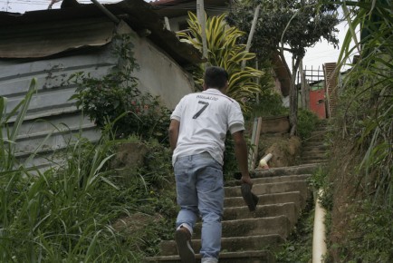 Piden pasamanos en escaleras