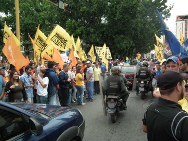 Hace unas semanas la Unidad realizó una protesta similar frente al CNE de Los Teques