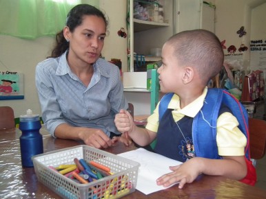 Estudiantes disfrutan sus primeros pasos de escolaridad