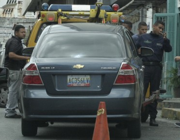 En la calle no hay ninguna señal que prohíba estacionarse
