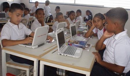 Alumnos con dislexia deben recibir una atención especializada