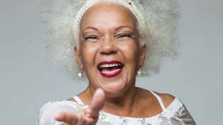 Loalwa Braz Vieira, intérprete del éxito mundial La Lambada, fue hallada carbonizada en su automóvil.