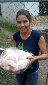 Vielma Morales del sector Lagunetica expresó, “solo la Revolución desplegó en Altos Mirandinos, estos operativos navideños para que nosotros pudiéramos comprar estos alimentos que en la calle están a precios por las nubes”.