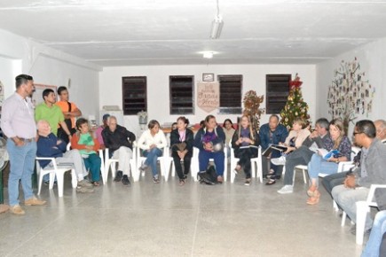 La primera dama, Clara Mirabal, mantuvo una segunda reunión con vecinos de Montaña Alta para atacar la problemática de anegación del sótano tres de los estacionamientos residenciales
