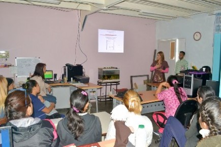 Estos talleres son impartidos por Thalía Hernández de Contreras, Coordinadora del Centro Terapéutico