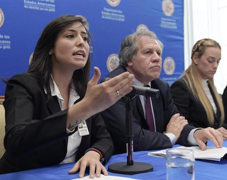 Almagro redobla su denuncia a la "dictadura" de Maduro con Tintori y Ceballos