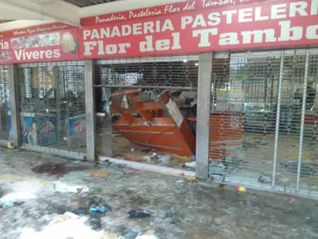Panadería del CC Los Teques “vaciada” tras hechos vandálicos.
