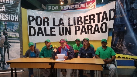 Mendoza en rueda de prensa invitó a tomar mañana las calles.