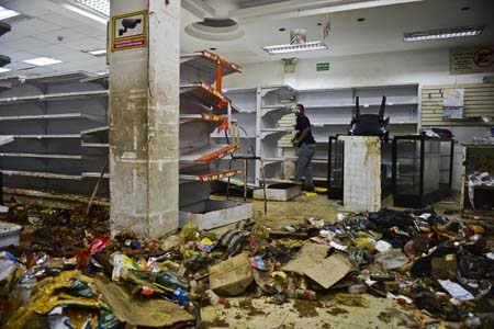 Habitantes de El Valle describieron los disturbios como una batalla campal que duró hasta la madrugada, con tiroteos, saqueos y enfrentamientos entre manifestantes y las fuerzas de seguridad.