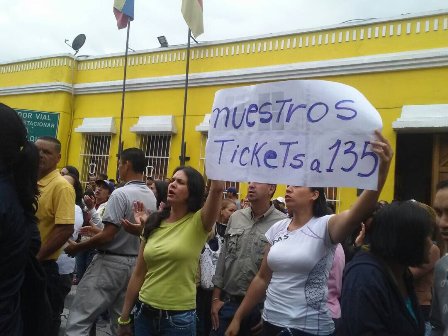 Legisladores no sesionaron este martes, fueron a la marcha oficialista en Caracas
