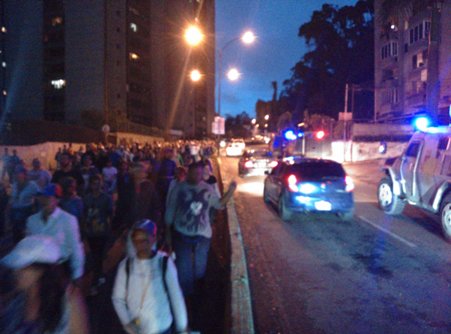 Recorrieron la perimetral hasta las residencias OPS