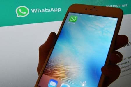 WhatsApp han lanzado una nueva funcionalidad que permite fijar en la parte superior de la pantalla hasta tres conversaciones que mantiene el usuario