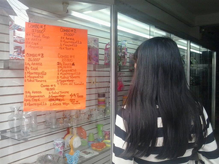 Carrizaleños salen a comprar combos de comida