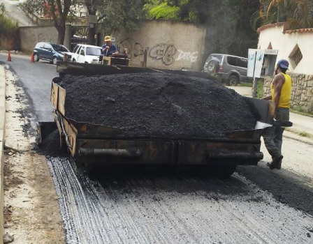 Alcaldía de Carrizal asfaltó avenida El Lago