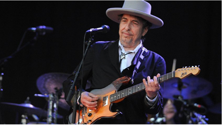 Bob Dylan aceptó el premio Nobel de Literatura, por lo que podrá cobrar el premio de 923.000 dólares, confirmó la Academia Sueca a la agencia AFP