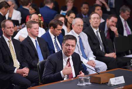 James Comey acusó este jueves al gobierno de Donald Trump de mentiras y difamación en un testimonio explosivo.