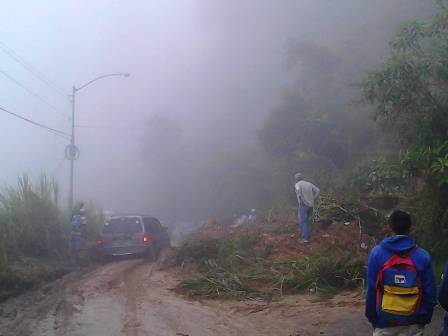 Funcionarios de Protección Civil Miranda y Carrizal, conjuntamente con Bomberos Miranda, se mantienen realizando monitoreos a las zonas de alto riesgo de la entidad