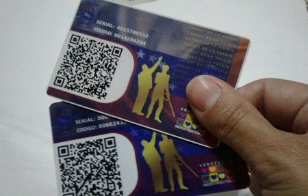 Mucha concurrencia para sacar el carnet de la patria. Foto: Deysi Peña