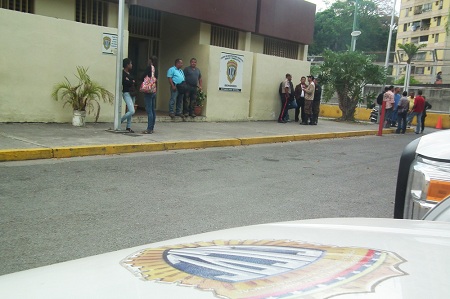 Murió de luego de ser ingresado a un  centro de salud, a causa de las heridas y el paso del proyectil en su anatomía 