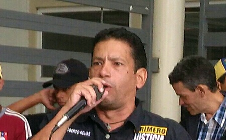 Rojas: “Esos policías actúan bajo la instrucción de un jefe”