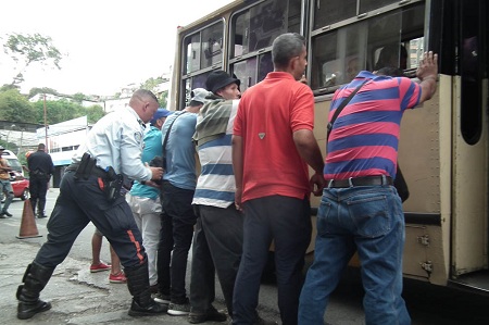 Cada día desde Polimiranda trabajan por la seguridad pese a estar ahora intervenida por el Gobierno.  Foto: Deysi Peña