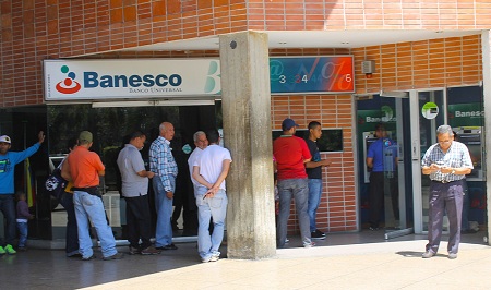 Se agudiza escasez de efectivo en los Altos Mirandinos. Foto: Deysi Peña