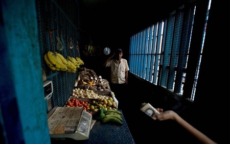 Desespero se apodera de compradores a la hora de hacer mercado