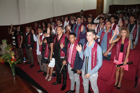 En el acto el alcalde José Luis Rodríguez, padrino de la promoción instó a los jóvenes a continuar sus estudios