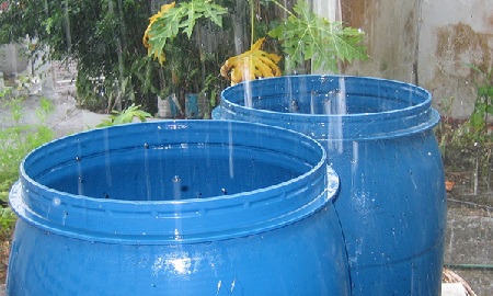 Recogen agua de la lluvia antes falla en suministro por parte de Hidrocapital.
