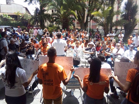 González