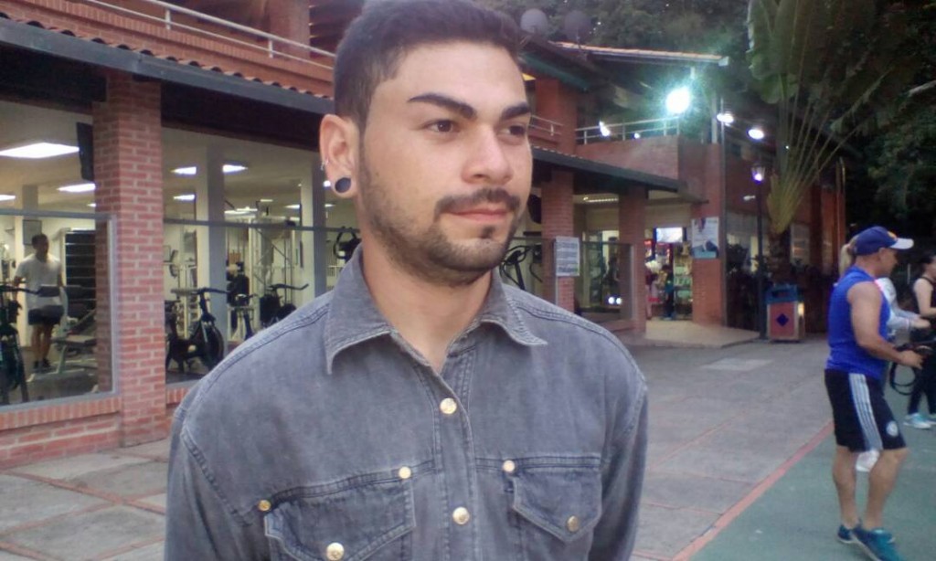 Sergio Orellana 25 años, mesero de Bambu Food&Drinks