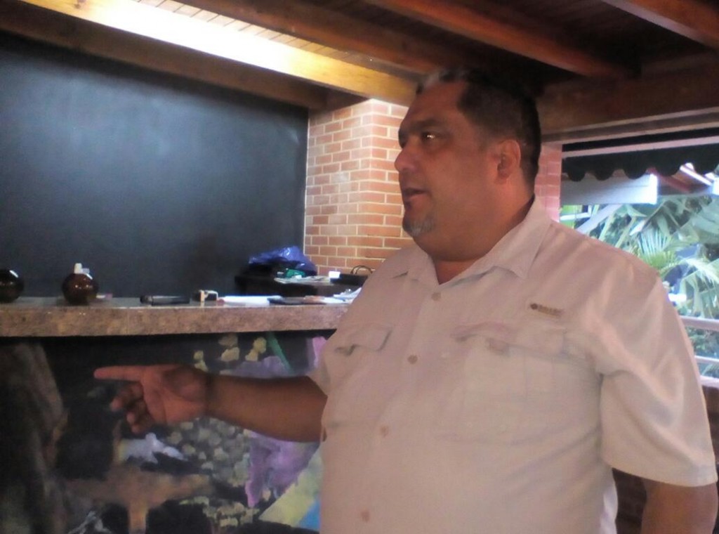  Eduardo García 46 años, dueño de Tropicocteles el restaurant de Eduardo